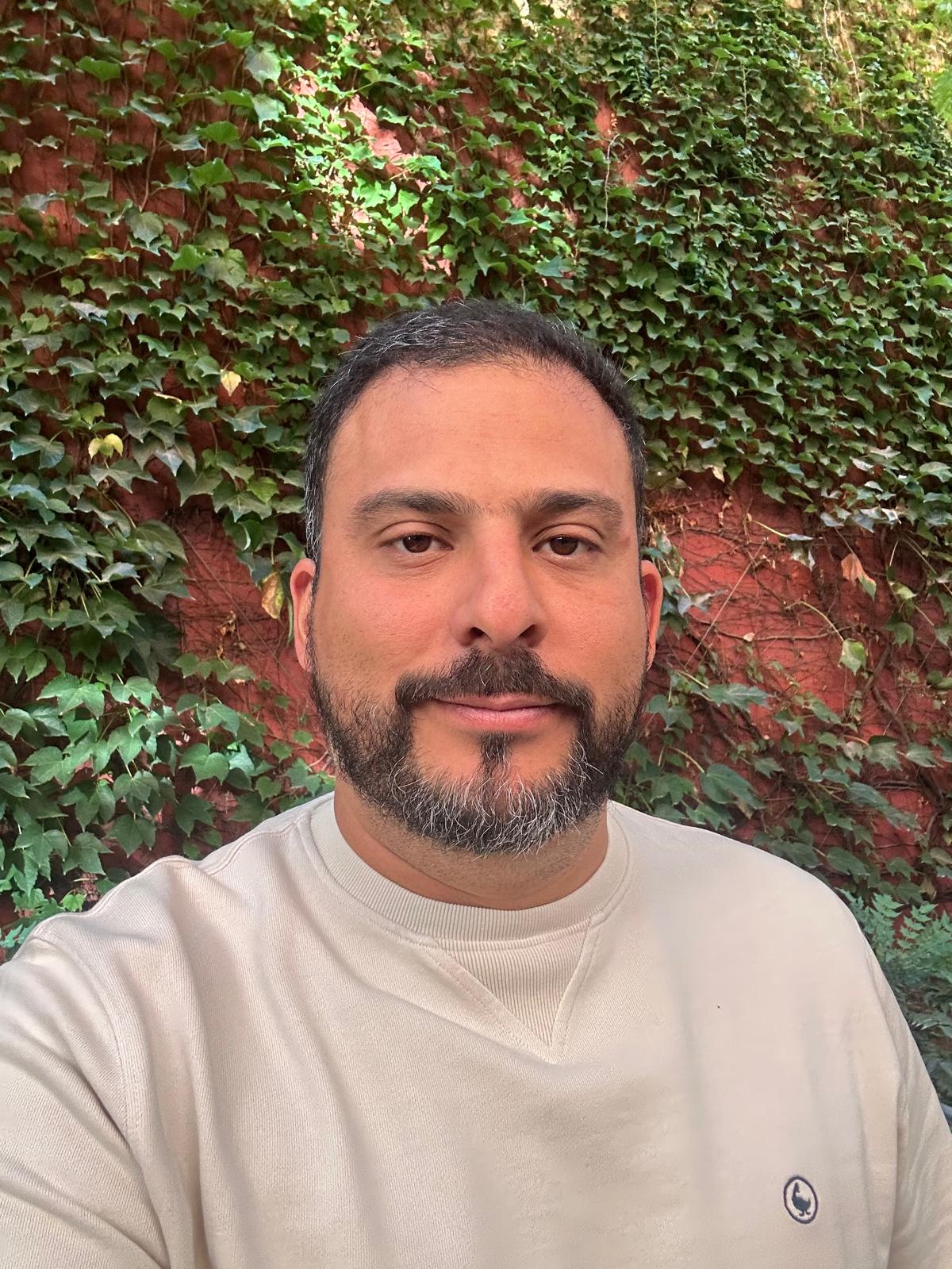 Retrato de Carlos Barrios, constelador familiar en Lanzarote